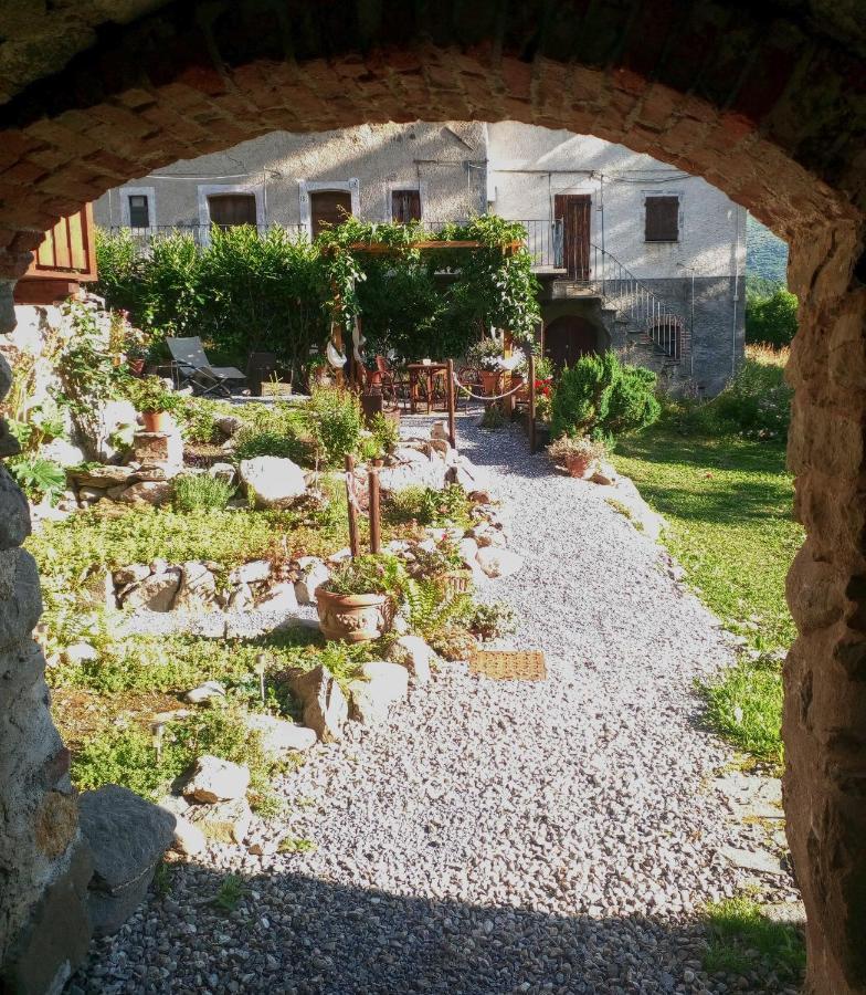 B&B L'Abric - Centro Storico Di Limonetto Limone Piemonte Exterior foto