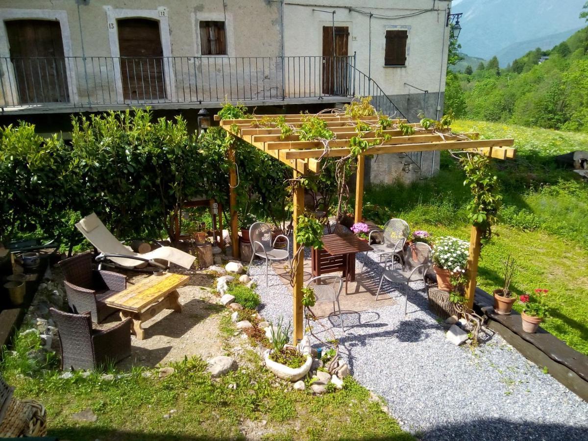 B&B L'Abric - Centro Storico Di Limonetto Limone Piemonte Exterior foto
